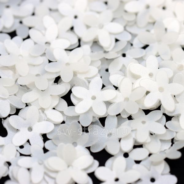 Пайетки-цветочки чаши 10 мм матовые белые (3 гр)